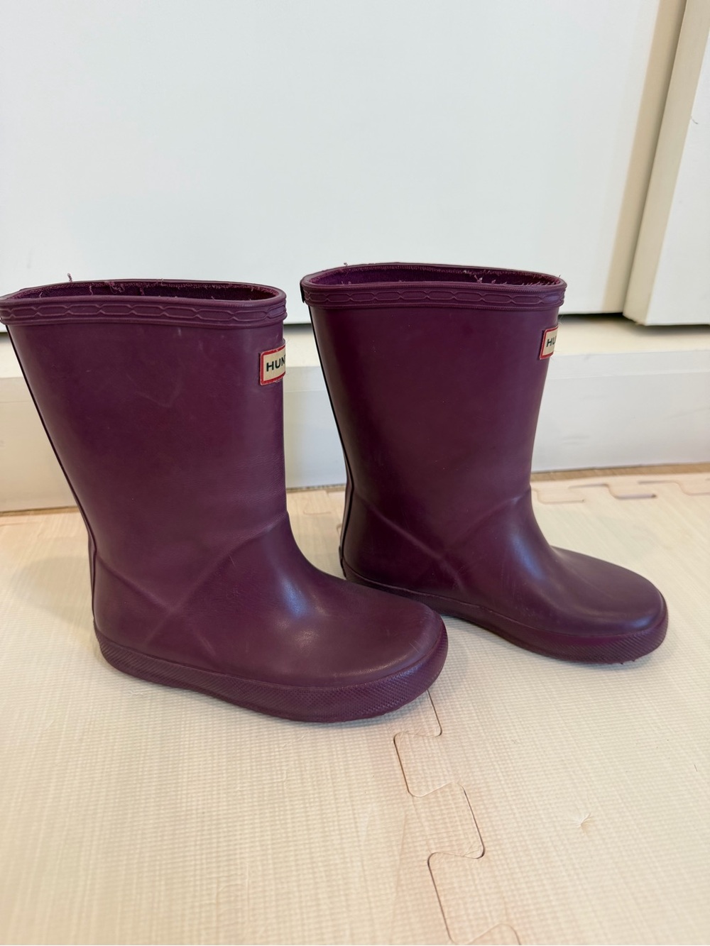Hunter Kids Plum Rubber Rain Boots- size UK 9/ US 10 - Picture 3 of 5